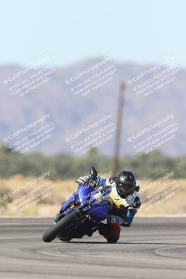 media/Oct-30-2025-Racers Edge (Thu) [[dabbdaf680]]/3-B Group/Session 4 Turn 16/